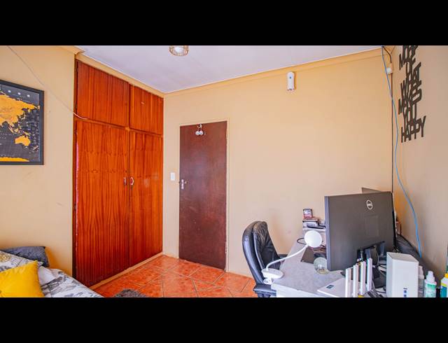 3 BEDROOM HOUSE FOR SALE IN KRUGERSRUS